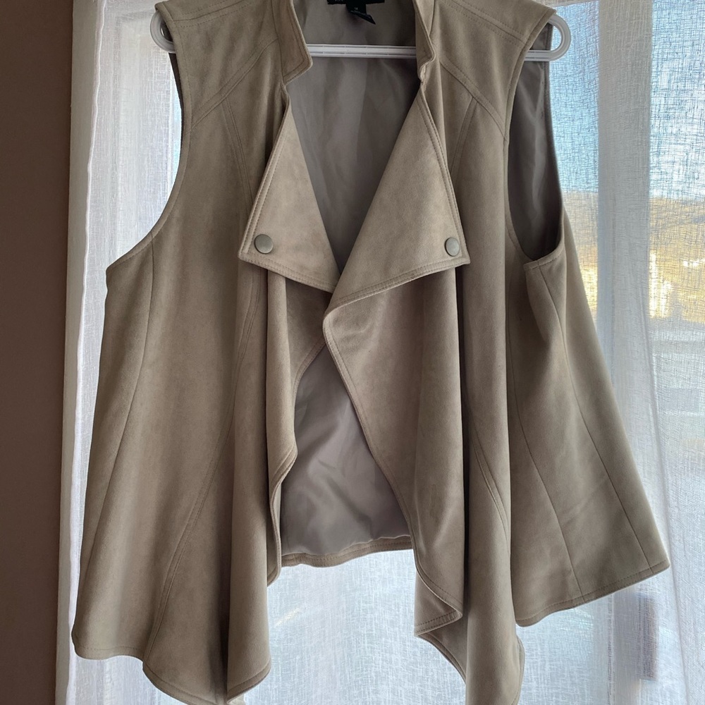 INC suede cream vest size 1X